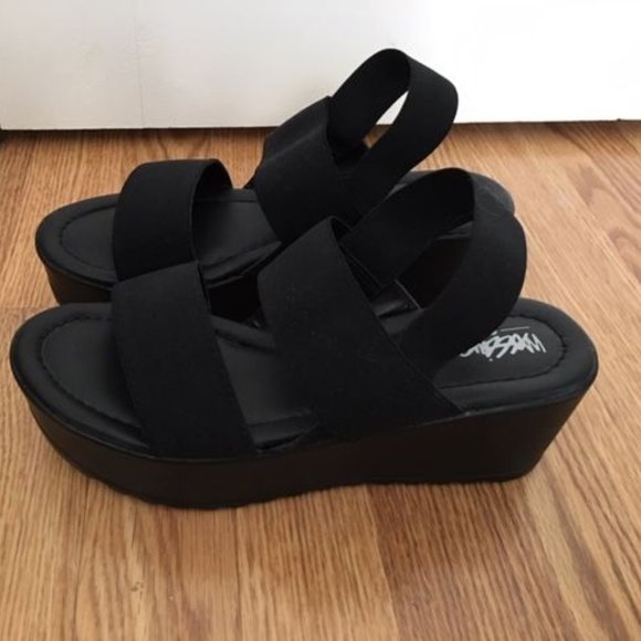 mossimo platform sandals